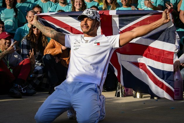 Hamilton wins 92nd F1 race, breaks tie with Schumacher