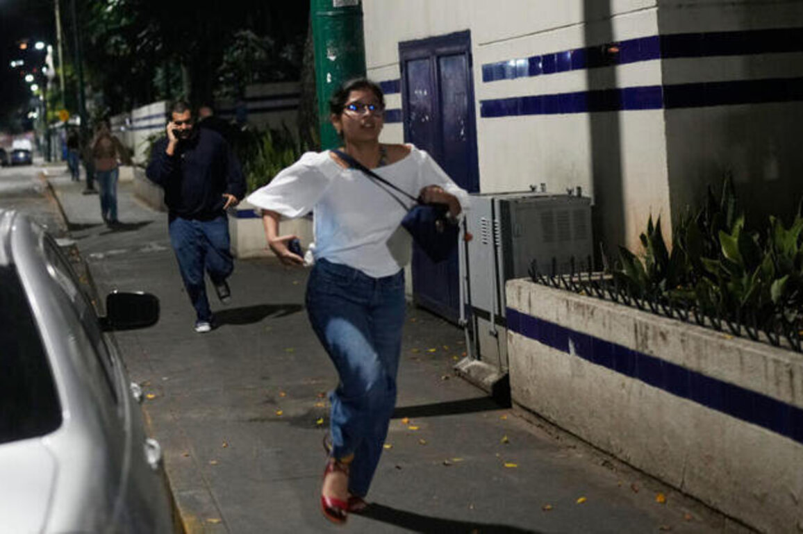 Multiple explosions, aircraft sounds reported in Venezuelas Caracas