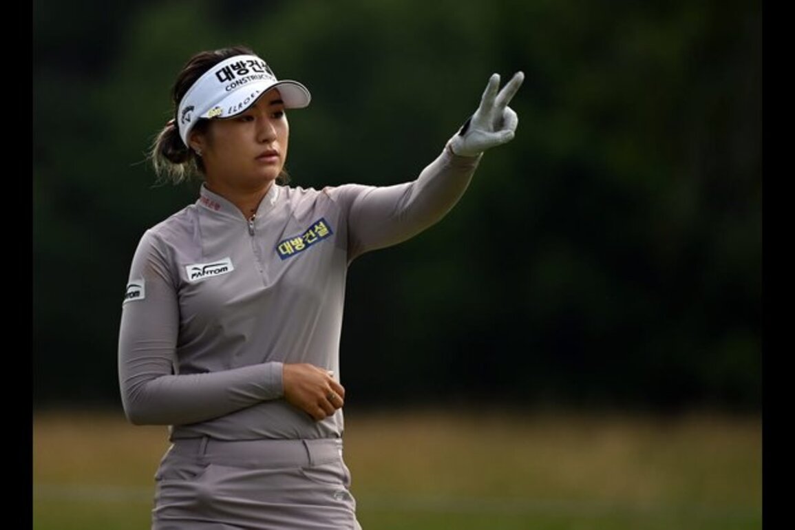 Momoko Ueda retains slim lead at Toto Japan Classic
