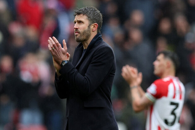 Man Utd boss Carrick aims to make players "put their egos into football club"