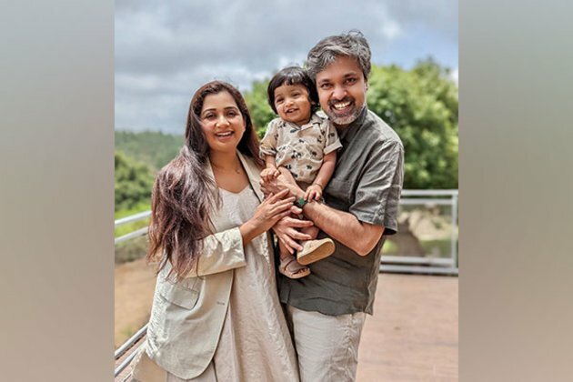 Shreya Ghoshal pens a heartfelt note for son as he turns one, shares family photo