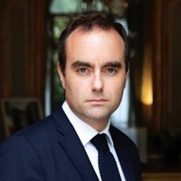 France in chaos as PM quits hours after announcing new cabinet