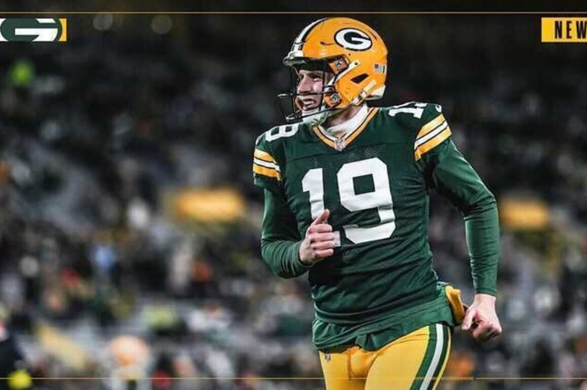 Packers punter Daniel Whelan to visit Ireland and the UK