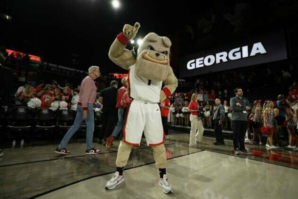 Georgia uses balanced attack to beat Florida A&M by 30