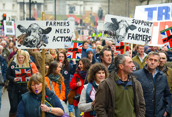 UK farmers considering plans for a nationwide fuel and fertiliser protest