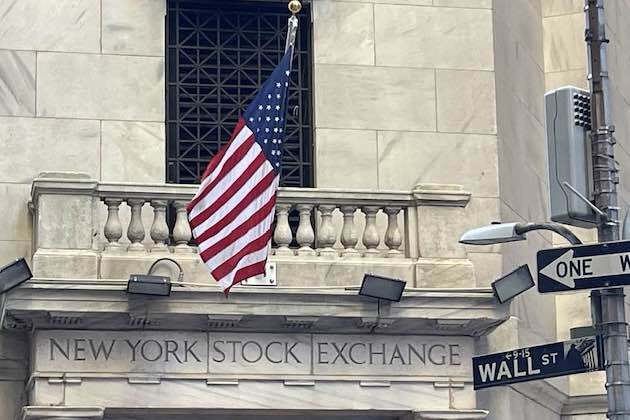 Dow Jones jumps 166 points in  Easter Monday trading
