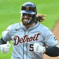 Rays acquire OF Ryan Vilade from Reds for cash