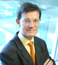 Geoff Cooper calls on government to back construction