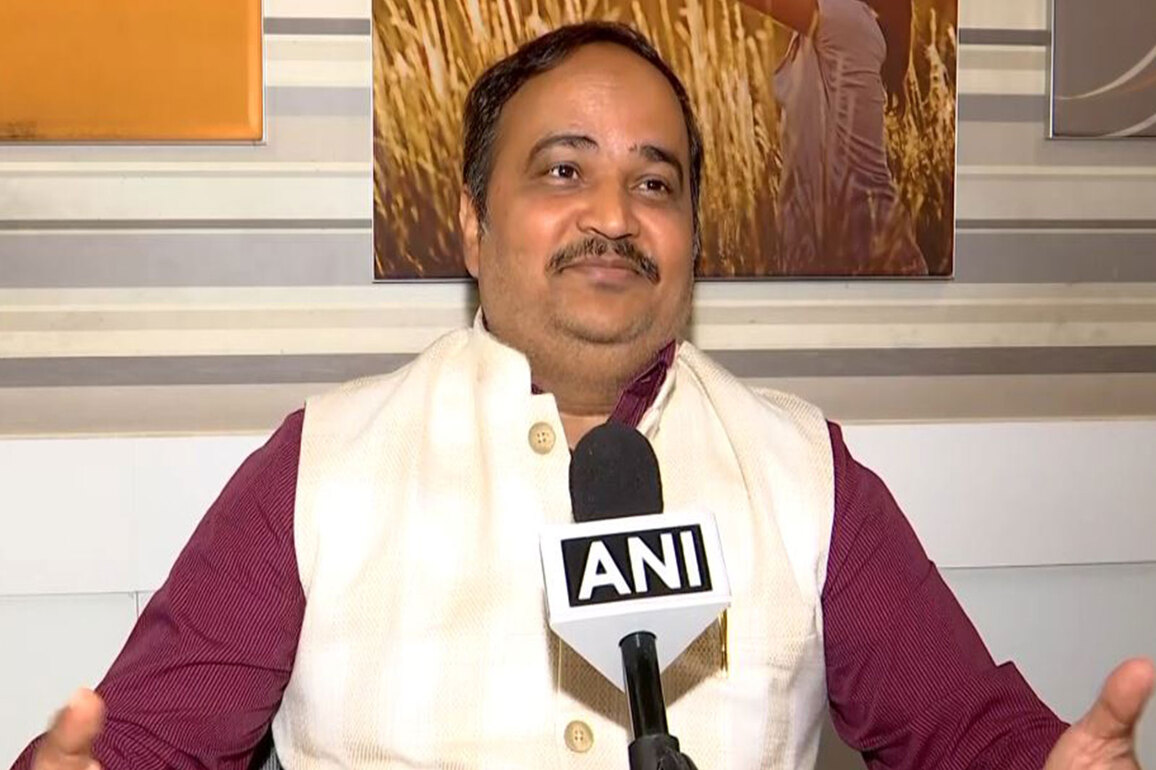 "All alliance partners are unhappy with BJP": Sena UBT's Anand Dubey takes dig at Mahayuti ahead of BMC polls