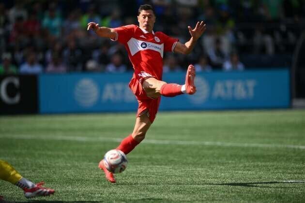 Robert Lewandowski to make first Canadian visit as Fire battle Toronto