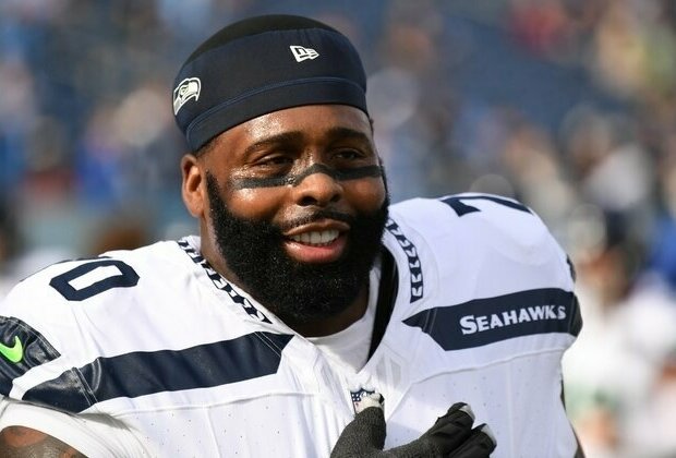 Seahawks GM: Pro Bowl OL Jason Peters to retire