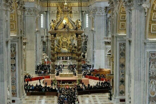 Ukraine pressuring Italy for sideline summit at Popes funeral  media