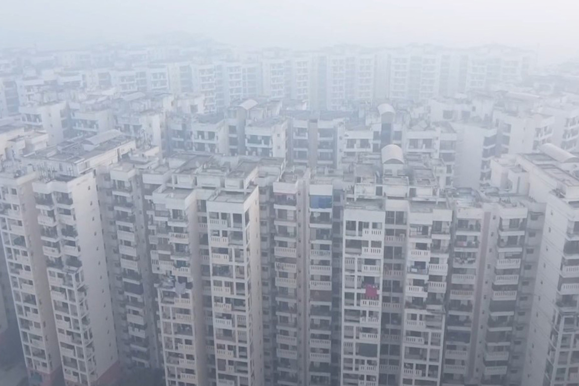 Delhi NCR's air quality persists to be 'very poor' at 368 AQI; GRAP 3 reimposed