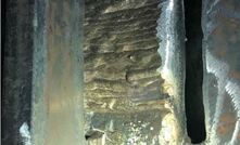 An image showing the new crack formed below the fix.