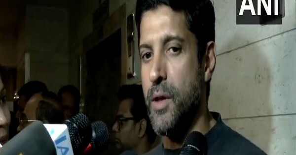Farhan Akhtar introduces Maharashtra Cyber Cell Helpline and encourages awareness of cyberbullying and online abuse