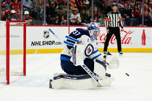 Jets chase more much-needed points vs. Predators