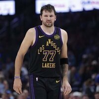 Report: Lakers star Luka Doncic (hamstring) out indefnitely