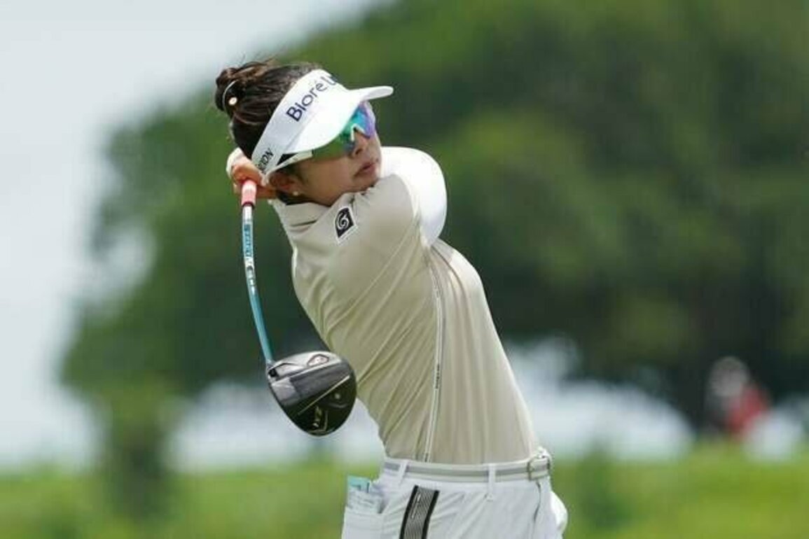 Miyu Yamashita rides stellar 65 into Women's Open lead