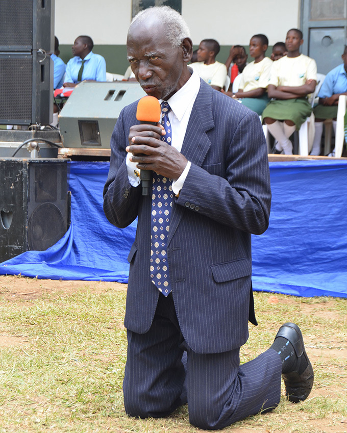  he irector of the school eter olly ukiibi thanks od for the 20 years of the school