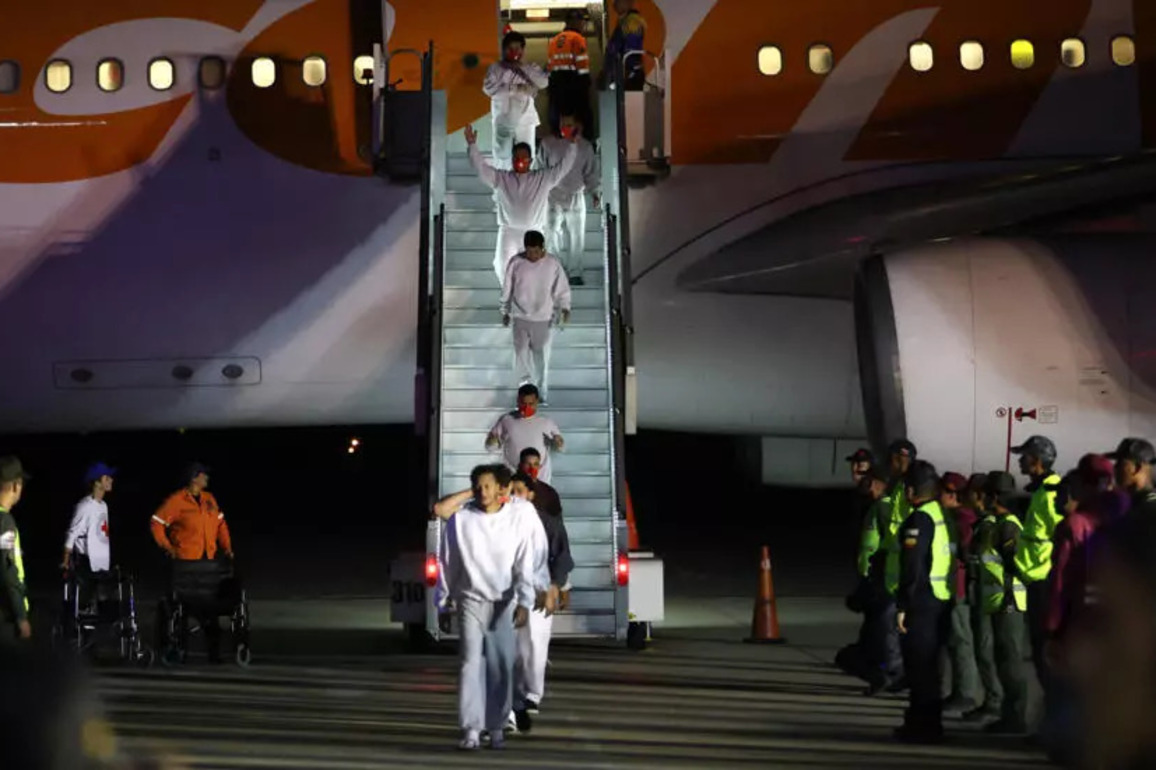 US sends migrants from Guantanamo to Venezuela