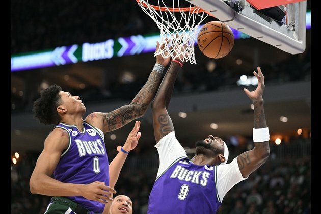 Eastern Conference contenders clash when 76ers visit Bucks