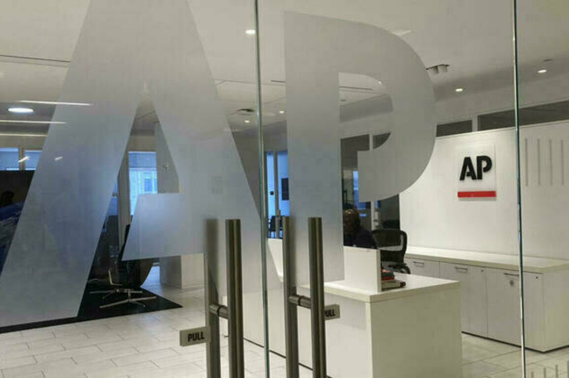 US federal judge orders White House to restore AP access