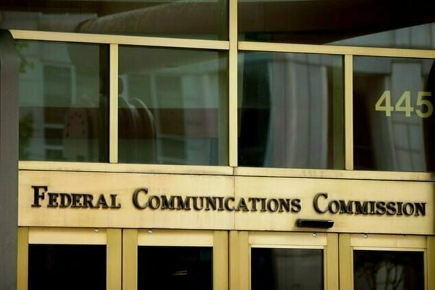 Trump order challenges independence of FCC, other agencies