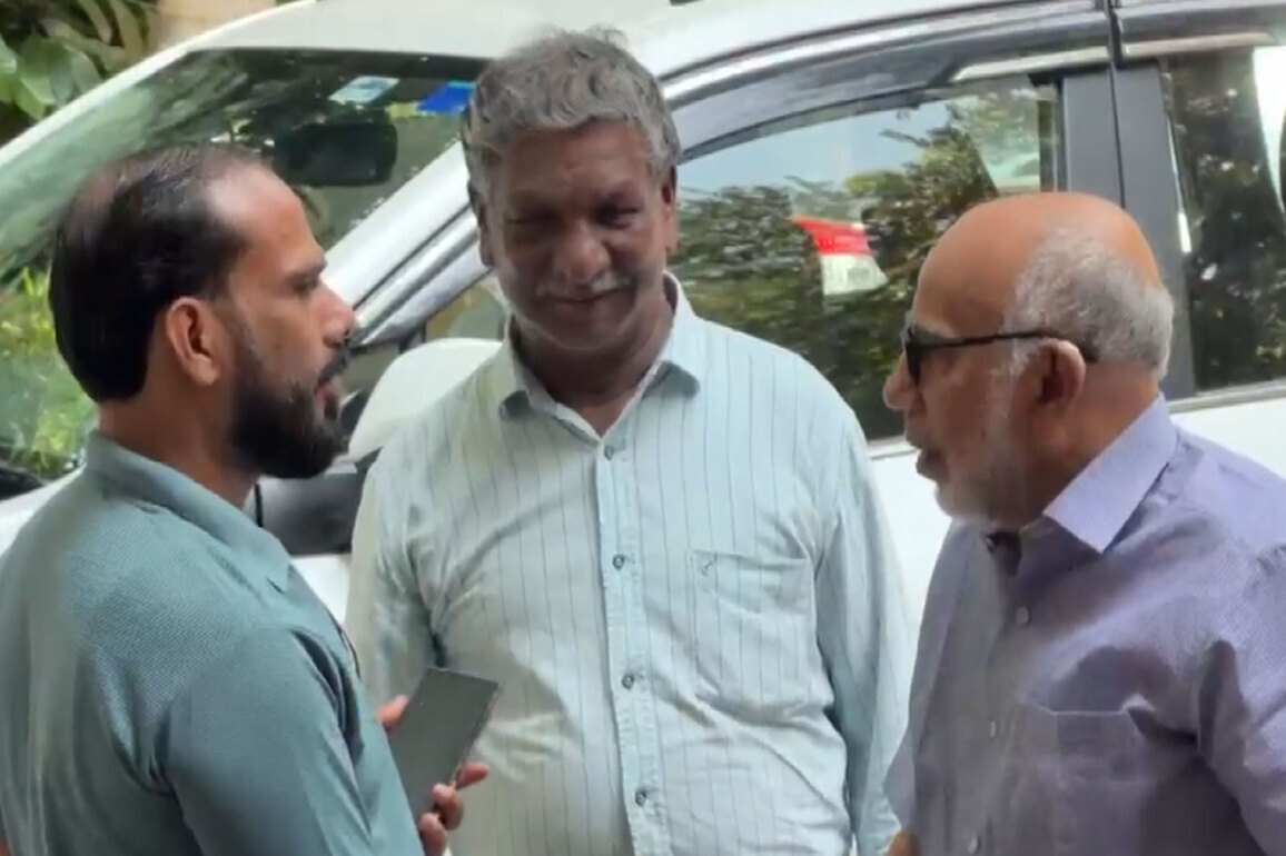 IUML holds emergency meeting at Panakkad as Congress delays Keralam CM decision