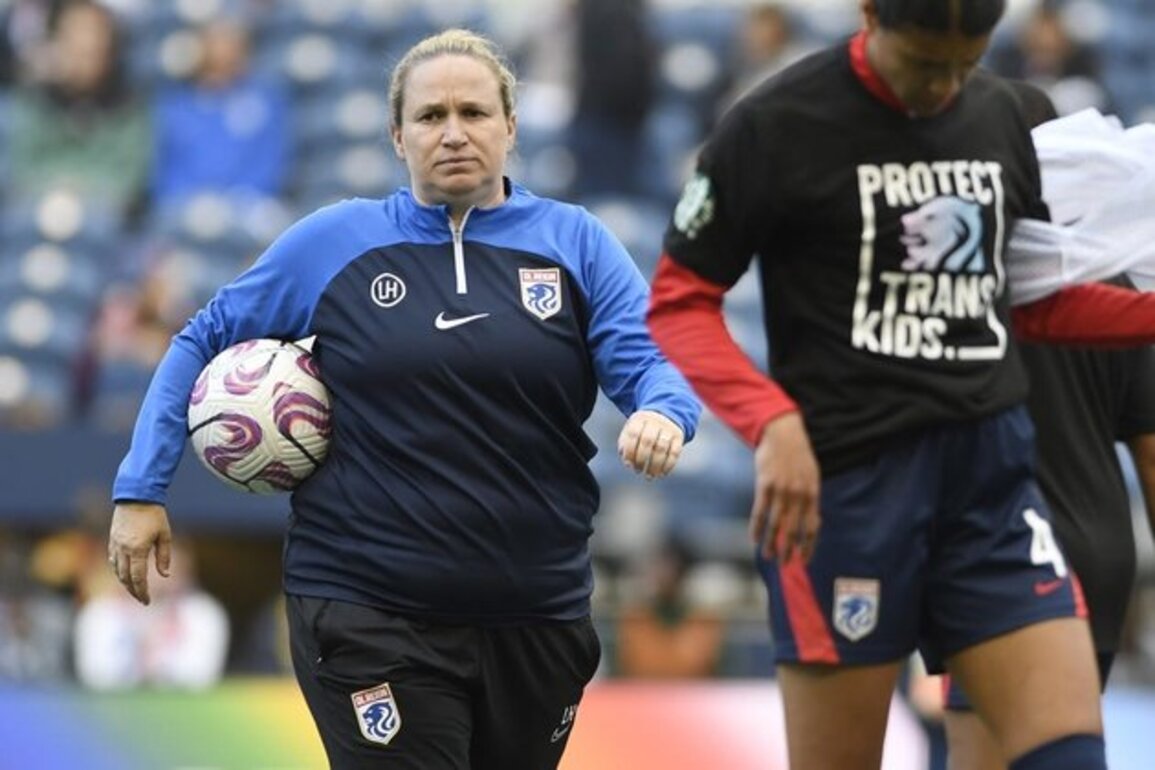 OL Reign sign coach Laura Harvey through 2025