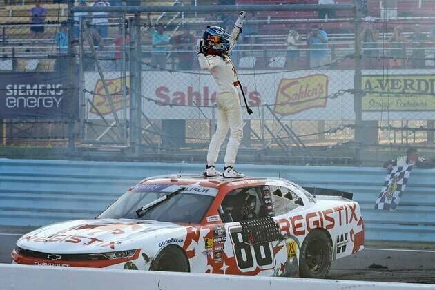 Connor Zilisch breaks collarbone in fall from car in Victory Lane