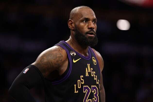 LeBron James becomes 4th NBA player to reach 12,000 career assists