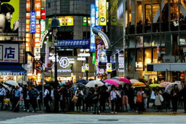 Japan faces recession - official data