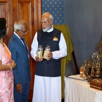 PM Modi gifts makhana to Mauritius President