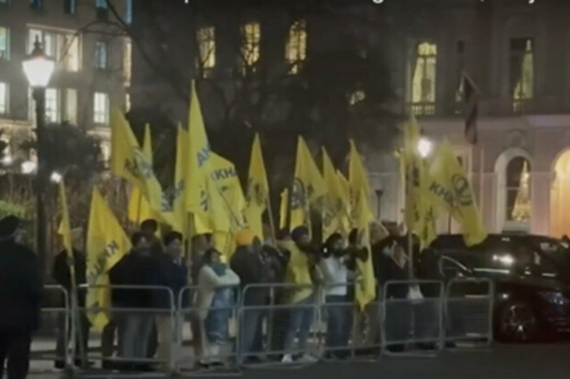 Sikh separatists heckle Indian foreign minister in London (VIDEO)