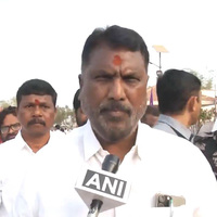 Telangana Ministers hail Cabinet meeting held in Madaram