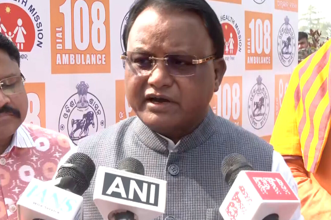 Odisha CM flags off 150 of '108' ambulance services to boost emergency services
