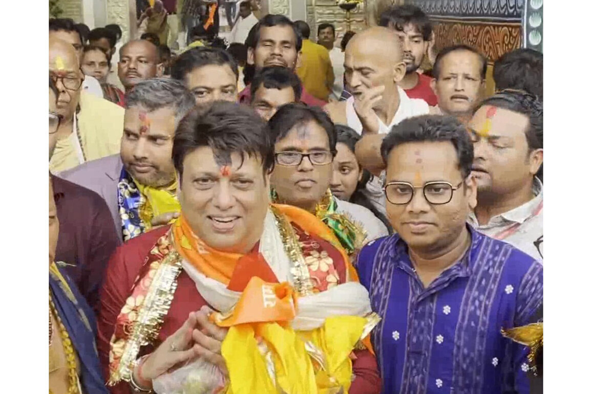 Govinda offer prayers at Jagannath Temple