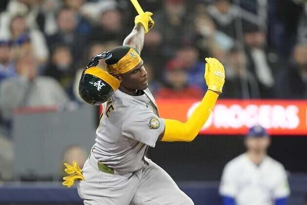 Blue Jays hit three HRs to finish three-game sweep of A's