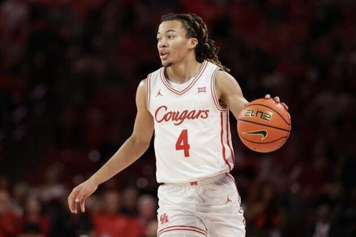 Red-hot Houston jumps to No. 3 in men's Top 25