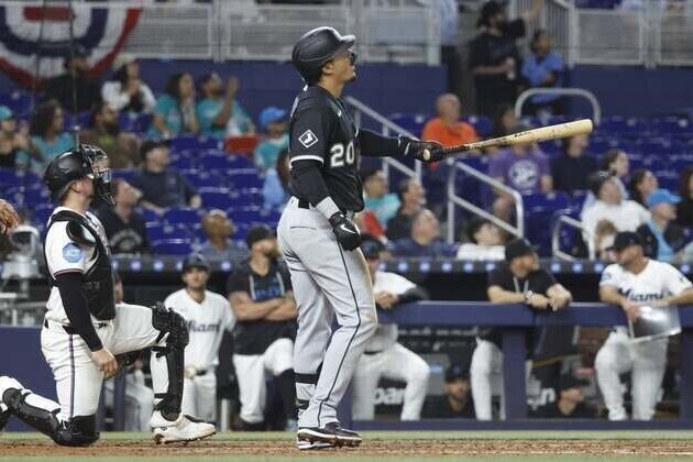 Miguel Vargas' slam leads White Sox past Marlins for first win