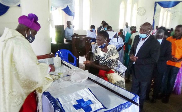 Wakula ng' asembeza Abakrisitaayo mu kusaba. Wakula ng' asembeza Abakrisitaayo mu kusaba.