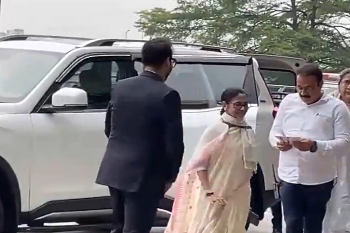 Mamata Banerjee leaves for Delhi to take part in INDIA bloc meeting