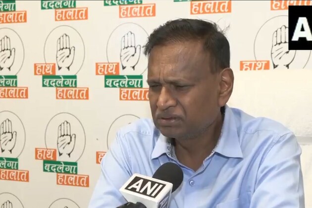 "Learned and highly secular" Udit Raj prides Javed Akhtar over "hell over Pakistan" remarks