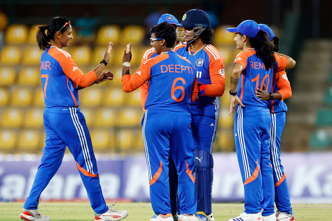 Women's World Cup : Controversy at toss clouds rivalry clash, Pakistan win toss despite wrong call against India?