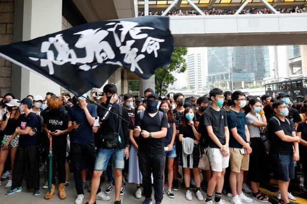 Hong Kong Protest Film Wins at Chinese-Language &#039;Oscars&#039;