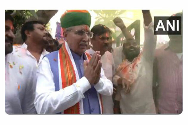 Andhra: Union Minister Arjun Ram Meghwal attends Holi Milan prog in Vijayawada