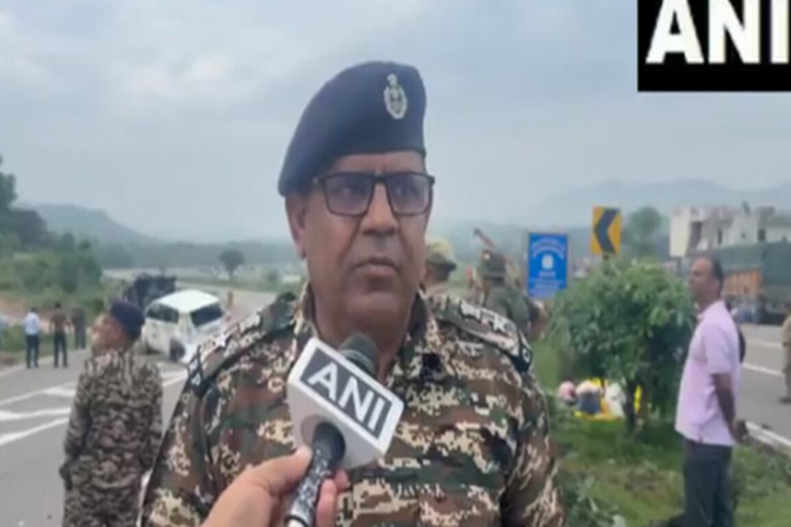 Five Amarnath Yatris injured after truck hits car in J-K's Udhampur