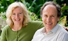 Dr Alan Finkel, right, and Dr Elizabeth Finkel.