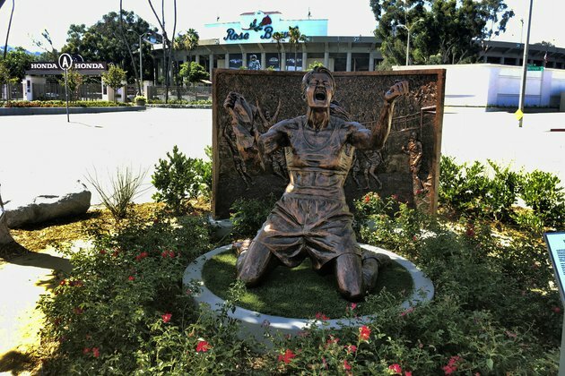 California Statue Honors Brandi Chastain&#039;s &#039;99 World Cup Win