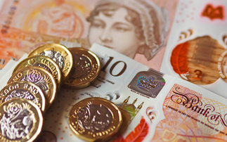 Edinburgh investment trust cuts fees as discount widens